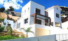 Villa 4 bedroom in Agios Tychonas with unobstructed sea view! 
