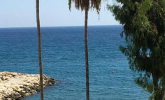 Luxury 3-bedroom sea-front apartment for sale! 
