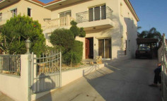 For sale cozy semi-detached 2 bedroom house at Moutagiaka 