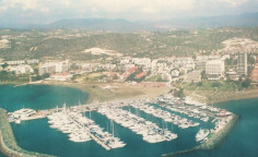 Luxury 3 bedroom apartment for sale on the beach near st.raphael marina 