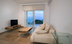 Beautiful seafront 2-bedroom apartment, next to plus sea (near grand resort and elias beach) 