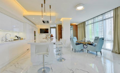 Fantastic new, modern apartment opposite the beach! 