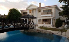 Large beach villa on malindi beach, east Limassol!! 