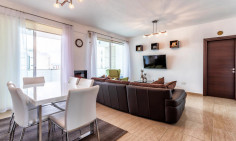 Spacious, modern 3 bedroom apartment for sale in mesa getonia 