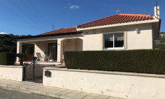 Beautiful 3 bedroom bungalow for sale in Pyrgos village 