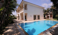 Large 6-bed villa for sale on st. Raphael marina beach! 