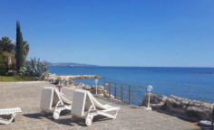 Two bedroom apartment on the beach front 