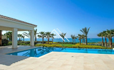 6 bedroom detached villa in Pervolia 