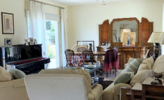4 bedroom furnished house with swimming pool for sale in Kapsalos