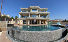 Luxury 3 bedroom villa for sale in Sea Caves