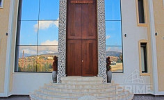 Luxury 3 bedroom villa for sale in Sea Caves