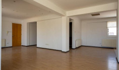 Spacious commercial for sale in Engomi