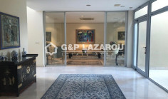 Large 4 bedrooms house with swimming pool for sale in Engomi