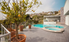 6 bedroom villa with swimming pool for sale in Agios Tychonas