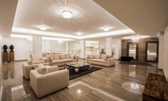 Superb 5-bed penthouse opposite the beach 