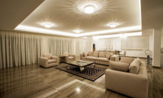 Superb 5-bed penthouse opposite the beach 