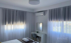 Large 3 bedroom penthouse with swimming pool for sale in Universal