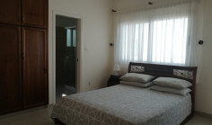 Luxury 7 bedroom house with swimming pool for sale in Coral Bay