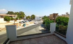 2 apartment for sale in Mesa Geitonia