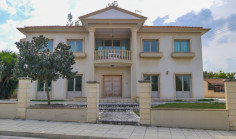 Luxury 4 bedroom house for sale in Dali