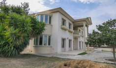 Luxury 4 bedroom house for sale in Dali