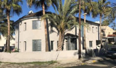 Spacious 4 bedrooms house with swimming pool for sale in Engomi