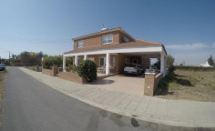 4 bedroom house in Kiti 