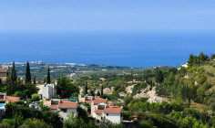 4 bedrooms villa with swimming pool for sale in Kamares