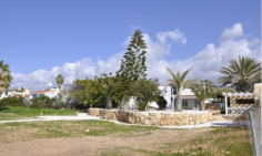 7 bedroom house with swimming pool for sale in Sea Caves Pegeia