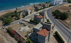 Spacious 3 bedroom house with swimming pool for sale in Mesa Chorio