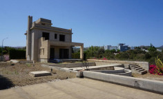 Spacious 3 bedroom house with swimming pool for sale in Mesa Chorio