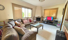 6 bedroom furnished villa with swimming pool to rent in Emba