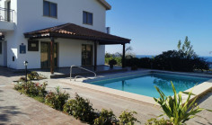 6 bedroom house with swimming pool for sale in Pomos