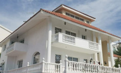 Large 5 bedroom house for sale in Panthea