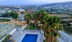 5 bedroom house with swimming pool for sale in Germasogeia