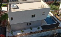 Luxury 3 bedroom villa with swimming pool for sale in Chloraka
