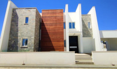 Beautiful 5 bedroom house with swimming pool for sale in Protaras