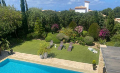 Luxury 4 bedroom furnished house with swimming pool for sale in Aphrodite Hills