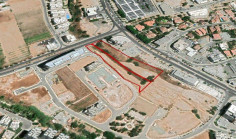 Spacious commercial for sale in Agios Athanasios