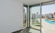 Lovely 3 bedrooms house with swimming pool for sale in Coral Bay