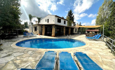4 bedroom furnished villa with swimming pool to rent in Pano Akourdaleia