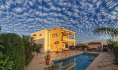 5 bedrooms house with swimming pool for sale in Chloraka