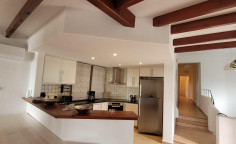 4 bedroom furnished villa with swimming pool for sale in Chloraka
