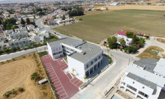 Office for sale in Meneou