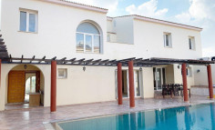 4 bedroom house with swimming pool for sale in Strovolos