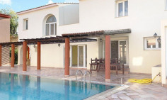 4 bedroom house with swimming pool for sale in Strovolos