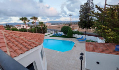 5 bedroom house with swimming pool to rent in Peyia