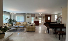 5 bed house with swimming pool for sale in Agios Tychonas