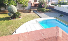 Luxurious 400sqm house with swimming pool in Aradippou, Larnaca 