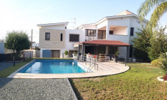 Luxurious 400sqm house with swimming pool in Aradippou, Larnaca 